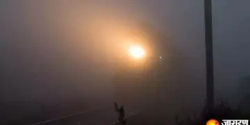 Dense Fog Disrupts Train Services in Varanasi, Delays Up to 17.5 Hours Reported
